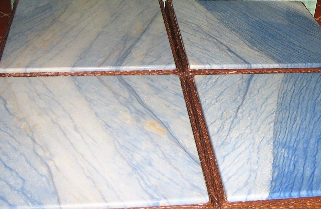 Ripiano tavolino in marmo Azul Macaubas (Brasile) a macchia aperta