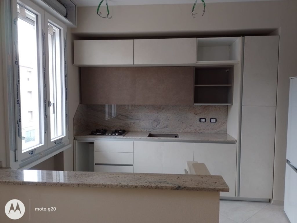 Top cucina in granito Ivory Fantasy lucido